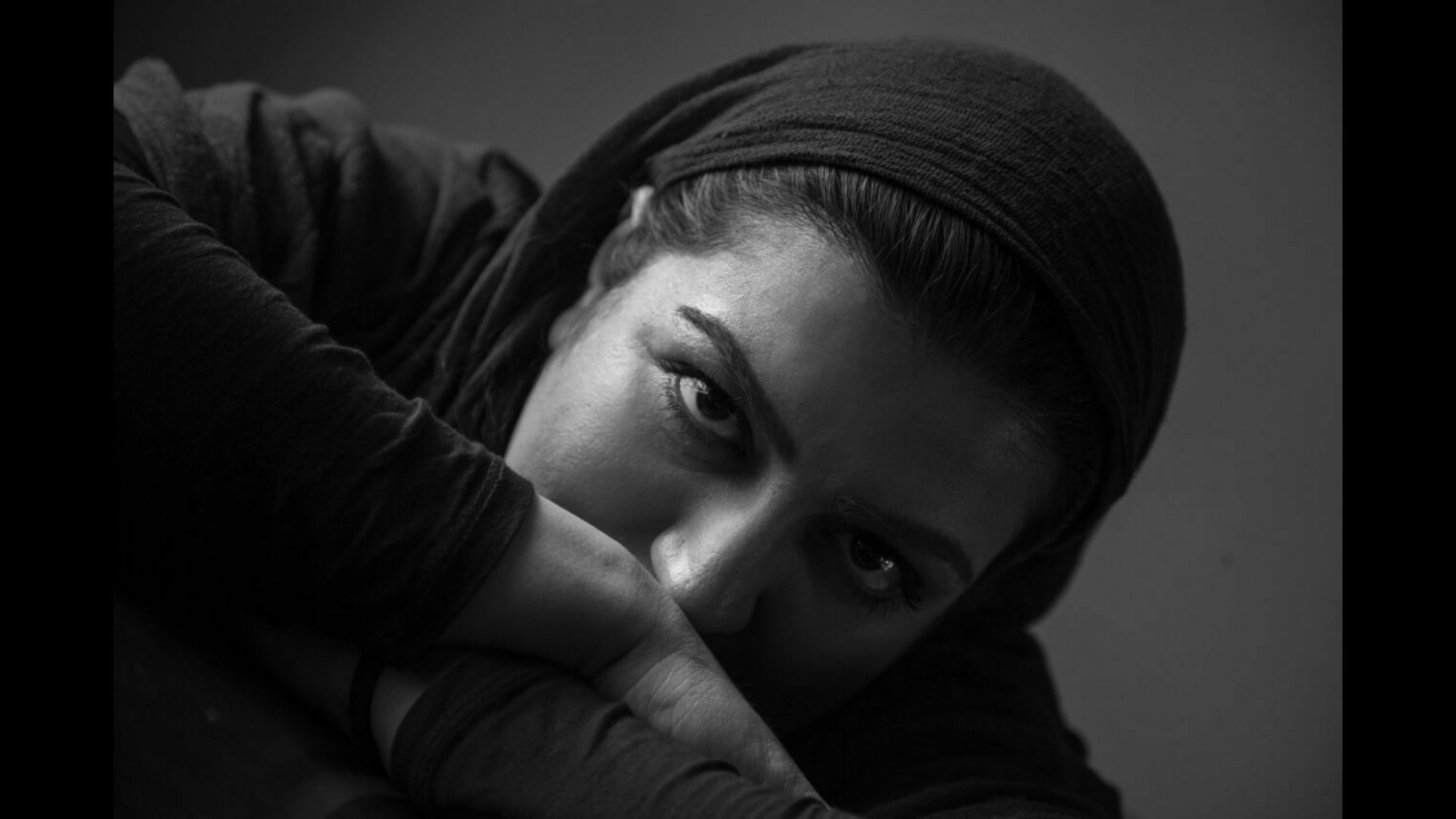 شعری از نیاز خاکی: مادرم در هجدهسالگی زن سالخوردهای بود كه من را زایید