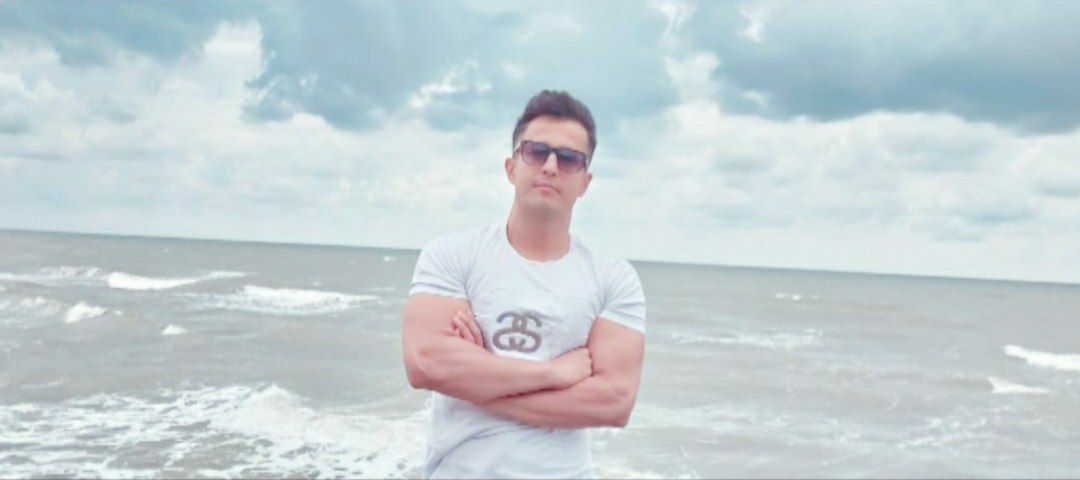 شعری از علی سالاروند: ترسو‌تر از آن بودم که دوست داشتنت را فریاد بزنم